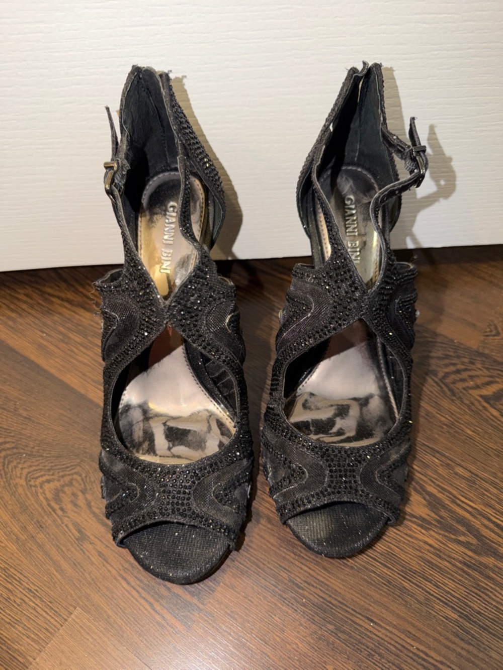 NEW worn once!Gianni Bini Black Beaded Cutout High Heel Sandals with Ankle Strap